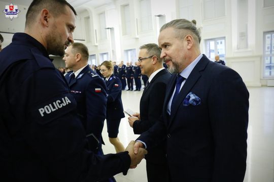 100 nowych policjantów zasiliło lubelski garnizon policji [GALERIA ZDJĘĆ]
