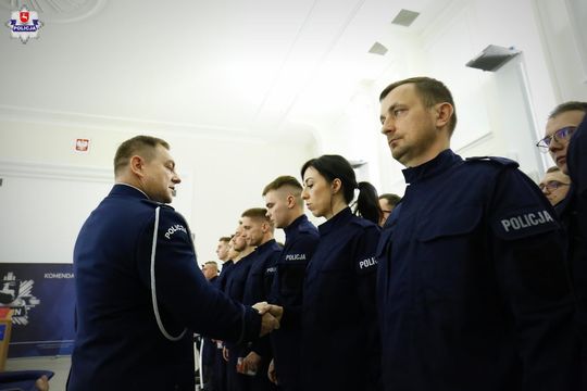 100 nowych policjantów zasiliło lubelski garnizon policji [GALERIA ZDJĘĆ]