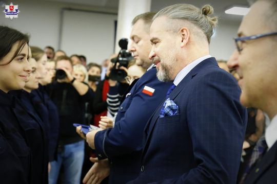 100 nowych policjantów zasiliło lubelski garnizon policji [GALERIA ZDJĘĆ]