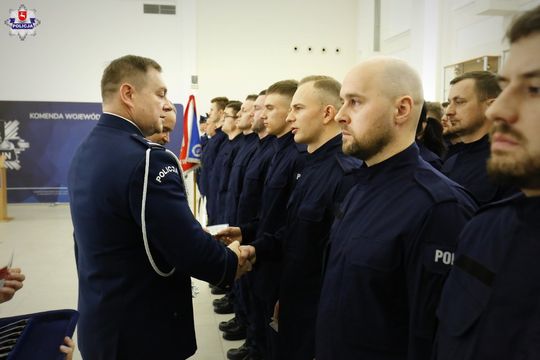 100 nowych policjantów zasiliło lubelski garnizon policji [GALERIA ZDJĘĆ]
