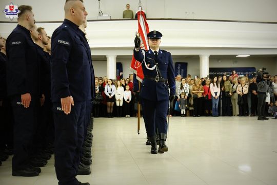100 nowych policjantów zasiliło lubelski garnizon policji [GALERIA ZDJĘĆ]