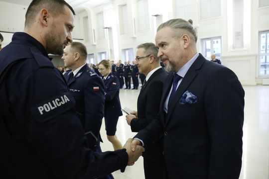 100 nowych policjantów zasiliło lubelski garnizon policji [GALERIA ZDJĘĆ]