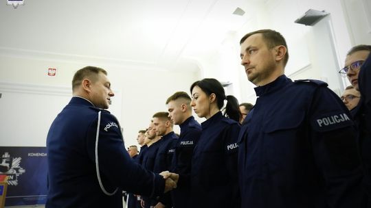 100 nowych policjantów zasiliło lubelski garnizon policji [GALERIA ZDJĘĆ]