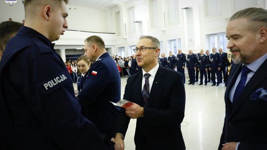 100 nowych policjantów zasiliło lubelski garnizon policji [GALERIA ZDJĘĆ]