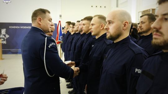 100 nowych policjantów zasiliło lubelski garnizon policji [GALERIA ZDJĘĆ]