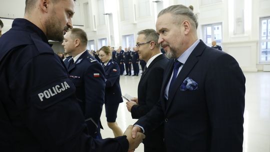 100 nowych policjantów zasiliło lubelski garnizon policji [GALERIA ZDJĘĆ]