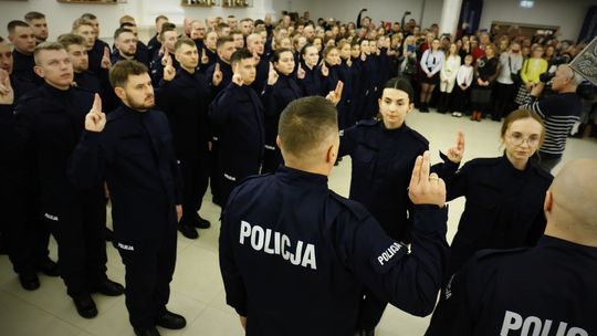 100 nowych policjantów zasiliło lubelski garnizon policji [GALERIA ZDJĘĆ]