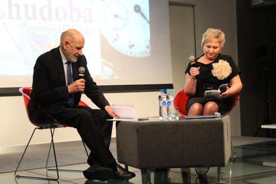 Chełm. Spotkanie autorskie z poetką Iwoną Chudobą w Chełmskiej Bibliotece Publicznej [GALERIA ZDJĘĆ]