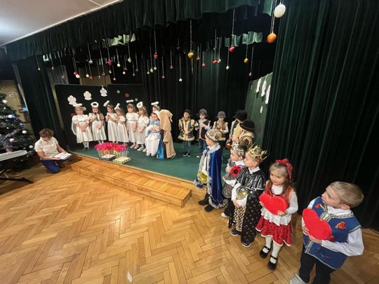 Gm. Chełm. Przedszkolaki w Domu Pomocy Społecznej w Nowinach [GALERIA ZDJĘĆ]