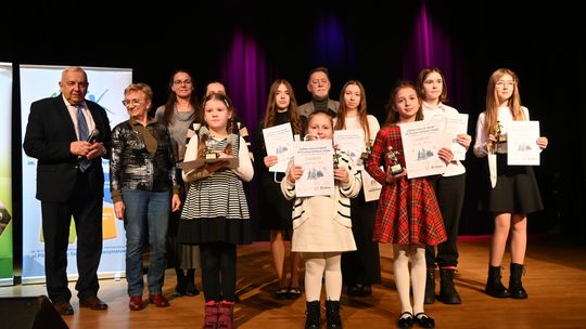 Pow. krasnostawski. XXI Powiatowe Spotkania z Kolędą „Pójdźmy wszyscy do stajenki” [GALERIA ZDJĘĆ]