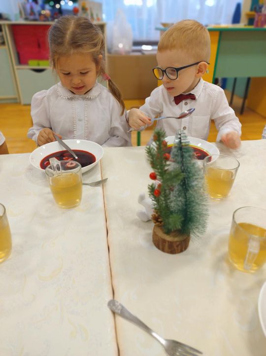 Chełm. Rodzinnie i świątecznie w Przedszkolu Miejskim nr 12 [GALERIA ZDJĘĆ]