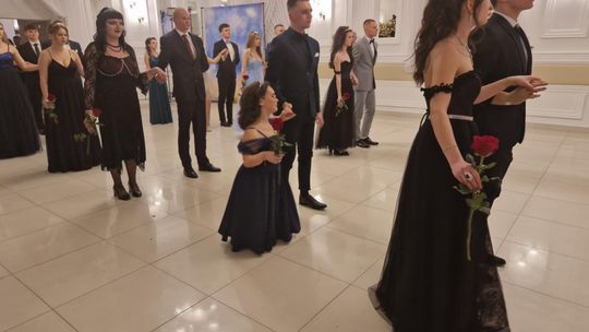 Studniówka IV Liceum Ogólnokształcącego w Chełmie [GALERIA ZDJĘC]