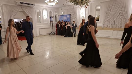 Studniówka IV Liceum Ogólnokształcącego w Chełmie [GALERIA ZDJĘC]