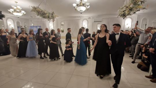 Studniówka IV Liceum Ogólnokształcącego w Chełmie [GALERIA ZDJĘC]