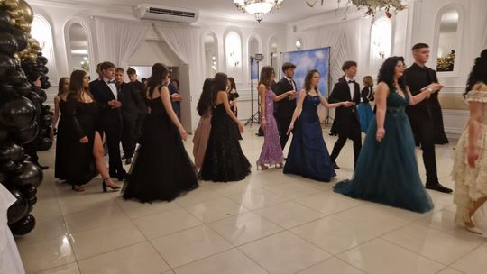 Studniówka IV Liceum Ogólnokształcącego w Chełmie [GALERIA ZDJĘC]