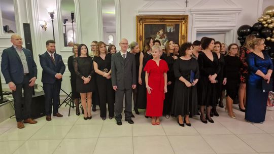 Studniówka IV Liceum Ogólnokształcącego w Chełmie [GALERIA ZDJĘC]