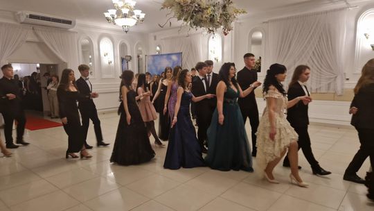 Studniówka IV Liceum Ogólnokształcącego w Chełmie [GALERIA ZDJĘC]