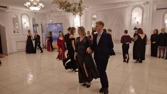 Studniówka IV Liceum Ogólnokształcącego w Chełmie [GALERIA ZDJĘC]