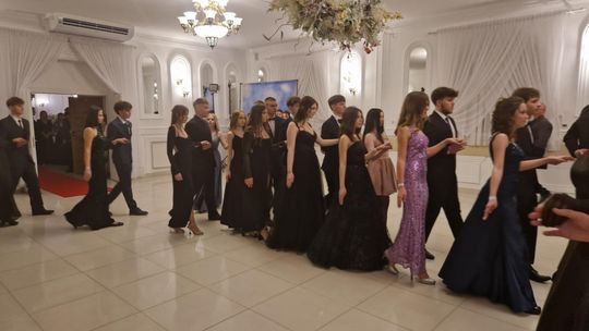 Studniówka IV Liceum Ogólnokształcącego w Chełmie [GALERIA ZDJĘC]