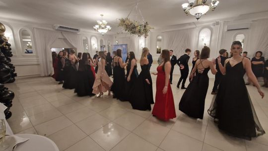 Studniówka IV Liceum Ogólnokształcącego w Chełmie [GALERIA ZDJĘC]