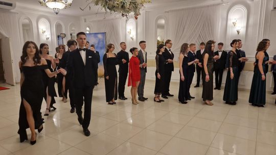 Studniówka IV Liceum Ogólnokształcącego w Chełmie [GALERIA ZDJĘC]