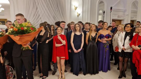 Studniówka IV Liceum Ogólnokształcącego w Chełmie [GALERIA ZDJĘC]