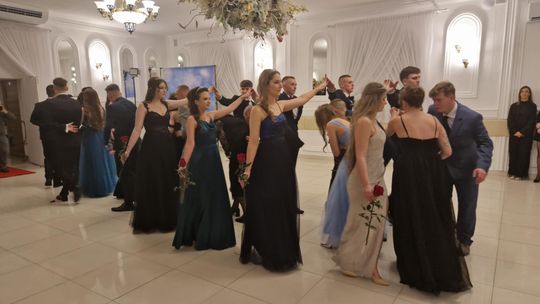 Studniówka IV Liceum Ogólnokształcącego w Chełmie [GALERIA ZDJĘC]