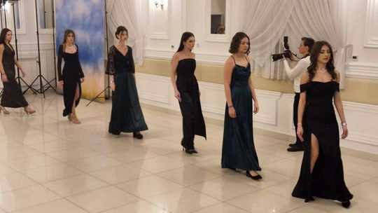 Studniówka IV Liceum Ogólnokształcącego w Chełmie [GALERIA ZDJĘC]