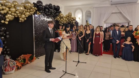 Studniówka IV Liceum Ogólnokształcącego w Chełmie [GALERIA ZDJĘC]