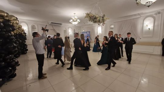 Studniówka IV Liceum Ogólnokształcącego w Chełmie [GALERIA ZDJĘC]