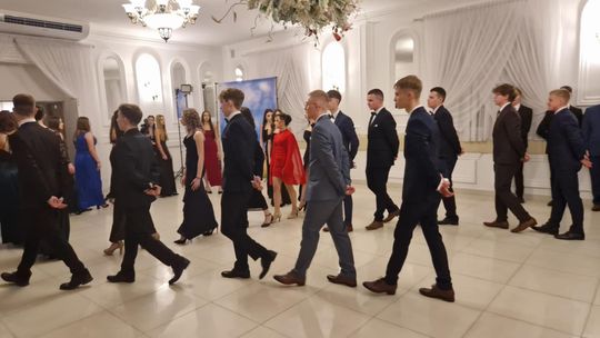 Studniówka IV Liceum Ogólnokształcącego w Chełmie [GALERIA ZDJĘC]