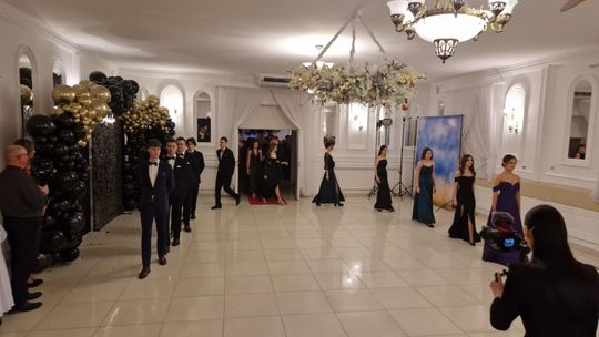 Studniówka IV Liceum Ogólnokształcącego w Chełmie [GALERIA ZDJĘC]