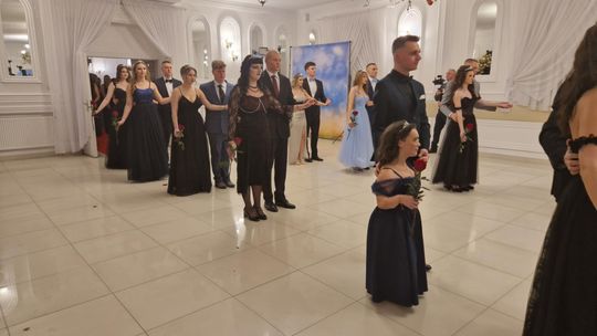 Studniówka IV Liceum Ogólnokształcącego w Chełmie [GALERIA ZDJĘC]