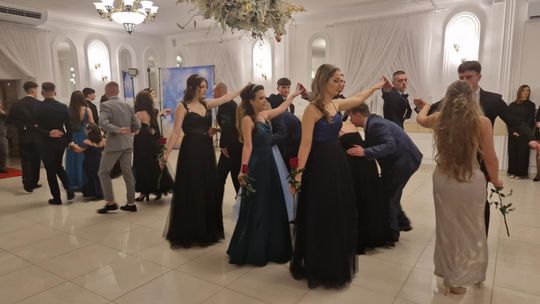 Studniówka IV Liceum Ogólnokształcącego w Chełmie [GALERIA ZDJĘC]