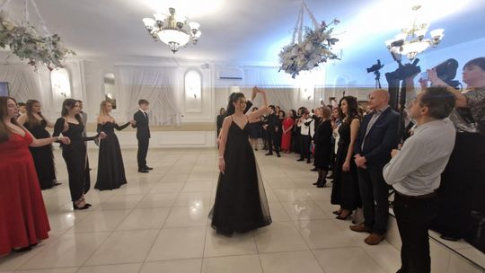 Studniówka IV Liceum Ogólnokształcącego w Chełmie [GALERIA ZDJĘC]