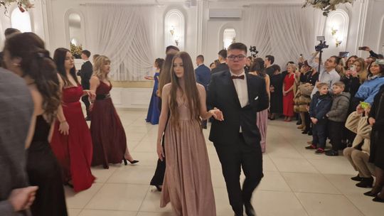 Studniówka IV Liceum Ogólnokształcącego w Chełmie [GALERIA ZDJĘC]