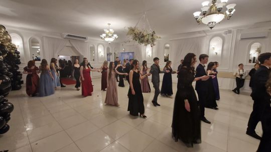 Studniówka IV Liceum Ogólnokształcącego w Chełmie [GALERIA ZDJĘC]