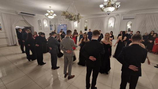 Studniówka IV Liceum Ogólnokształcącego w Chełmie [GALERIA ZDJĘC]