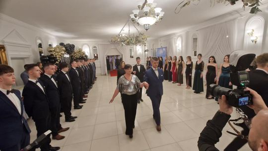 Studniówka IV Liceum Ogólnokształcącego w Chełmie [GALERIA ZDJĘC]