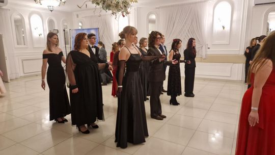 Studniówka IV Liceum Ogólnokształcącego w Chełmie [GALERIA ZDJĘC]