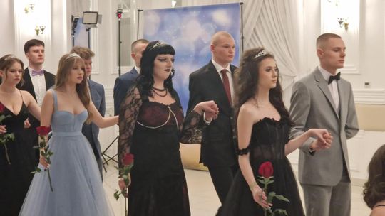 Studniówka IV Liceum Ogólnokształcącego w Chełmie [GALERIA ZDJĘC]