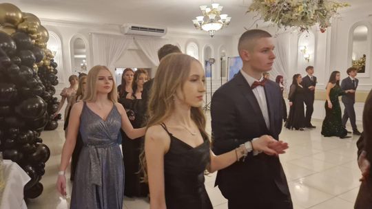 Studniówka IV Liceum Ogólnokształcącego w Chełmie [GALERIA ZDJĘC]