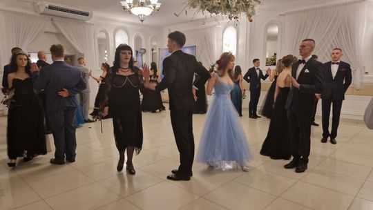 Studniówka IV Liceum Ogólnokształcącego w Chełmie [GALERIA ZDJĘC]