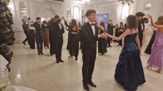 Studniówka IV Liceum Ogólnokształcącego w Chełmie [GALERIA ZDJĘC]