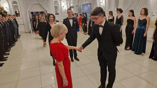 Studniówka IV Liceum Ogólnokształcącego w Chełmie [GALERIA ZDJĘC]