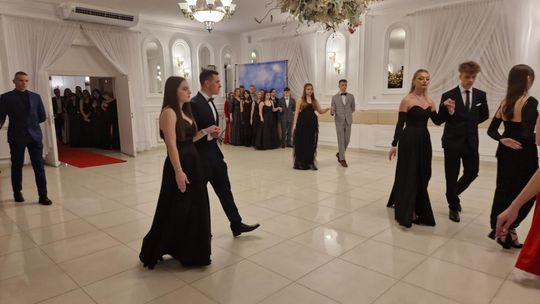 Studniówka IV Liceum Ogólnokształcącego w Chełmie [GALERIA ZDJĘC]