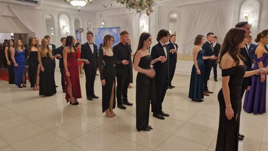 Studniówka IV Liceum Ogólnokształcącego w Chełmie [GALERIA ZDJĘC]