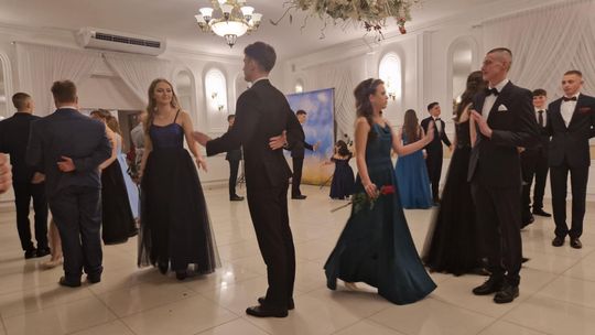 Studniówka IV Liceum Ogólnokształcącego w Chełmie [GALERIA ZDJĘC]