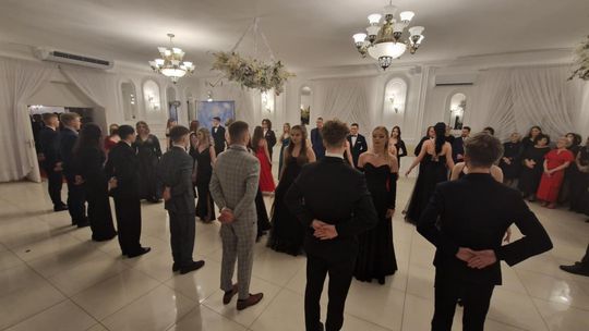 Studniówka IV Liceum Ogólnokształcącego w Chełmie [GALERIA ZDJĘC]