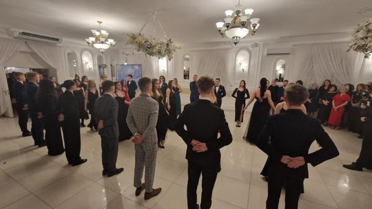 Studniówka IV Liceum Ogólnokształcącego w Chełmie [GALERIA ZDJĘC]